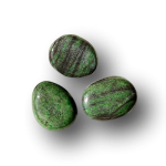 Diopsid in Quarzit (Afrikanische Jade) -Standfestigkeit
